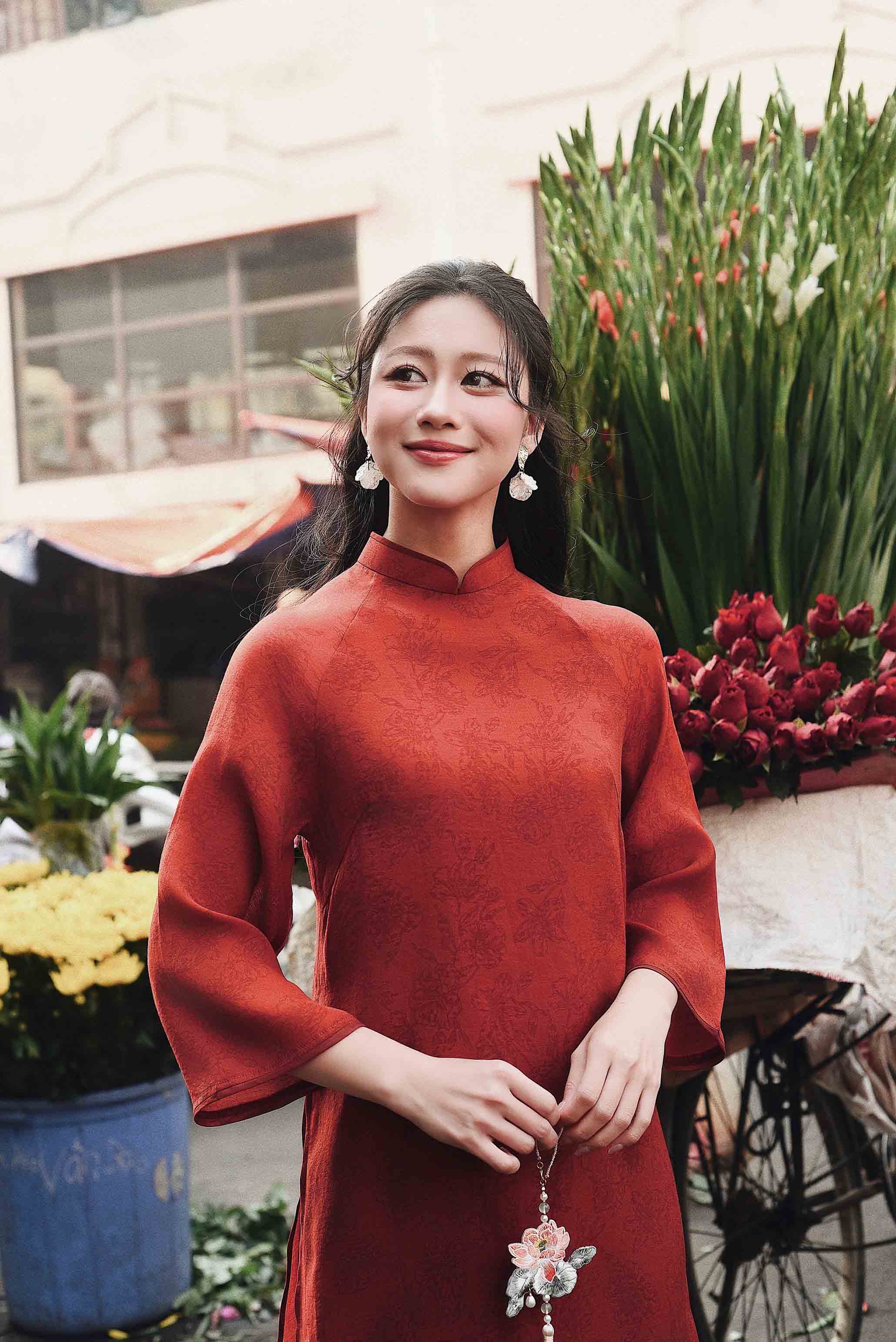 BST Mộc Miên áo dài đỏ trầu